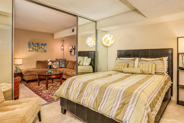 5225 E Waverly Drive, Palm Springs CA: https://media.crmls.org/mediaz/8cf7feff-097a-4ba9-85f8-d80d0e95adac.jpg