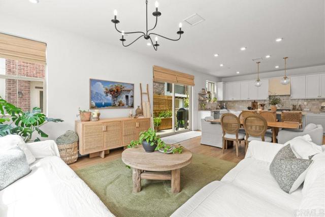 Detail Gallery Image 13 of 69 For 1763 Laurelwood Way, Oceanside,  CA 92057 - 3 Beds | 2/1 Baths