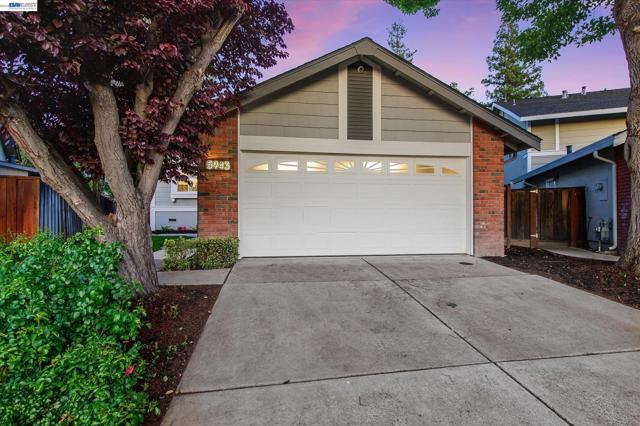 5943 Corte Arboles, Pleasanton CA: https://media.crmls.org/mediaz/8cf842d0-d17f-4f24-8173-5bc4c943f52a.jpg