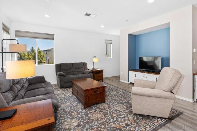 Image 4 of 22 For 5405 Beach Bluff Ln  224