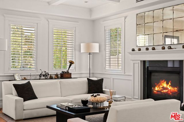 5235 Sylmar Avenue, Sherman Oaks CA: https://media.crmls.org/mediaz/8cf949a0-64d7-4e40-b6f9-2ebb72b1521b.jpg