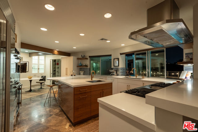 2224 Hercules Drive, Los Angeles CA: https://media.crmls.org/mediaz/8cf97bf7-9205-4e1b-bd40-4dcc1ddc1449.jpg