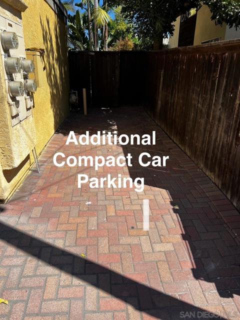 1927 Diamond St, San Diego CA: https://media.crmls.org/mediaz/8cf9cf6e-93b2-49be-9d1a-34100acc26ca.jpg