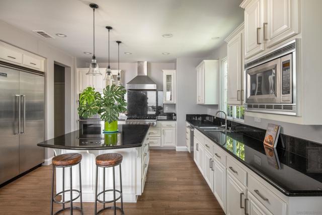 1432 Schoolhouse Way, San Marcos CA: https://media.crmls.org/mediaz/8cfa2b11-f211-474e-97ba-ff904b70ecd8.jpg