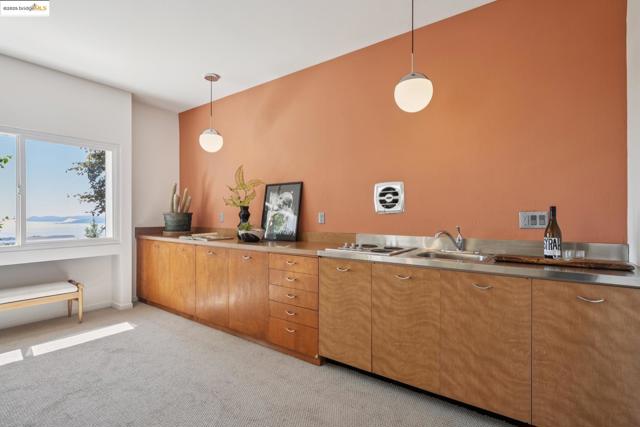 120 Hill Rd, Berkeley CA: https://media.crmls.org/mediaz/8cfa31e5-5f86-433a-864d-e021b84c8b9c.jpg