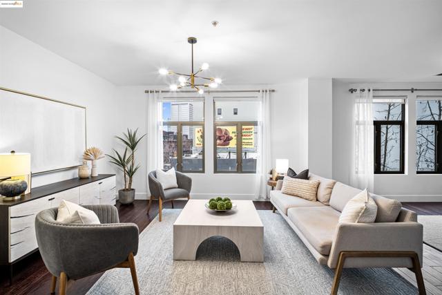 438 W Grand Ave, Oakland CA: https://media.crmls.org/mediaz/8cfabc48-6b6c-430f-ad17-ba8579f49306.jpg