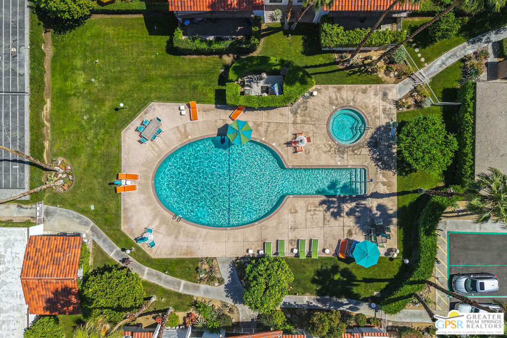 https://media.crmls.org/mediaz/8cfada91-9310-4368-9298-2d6dddcee6a3.jpg?preset=X-Large
