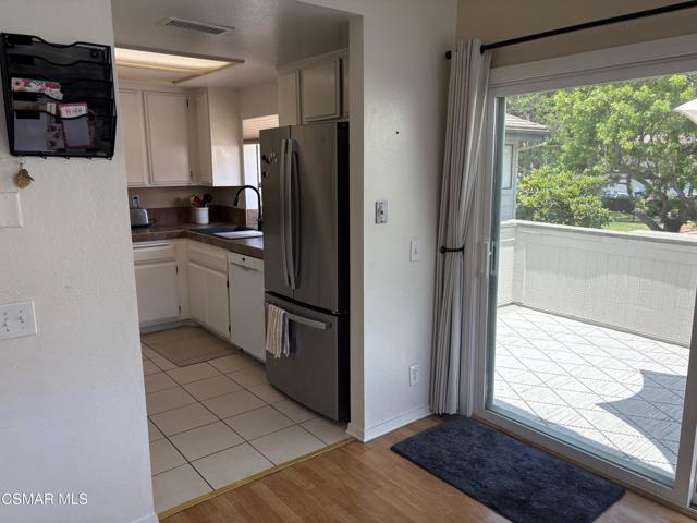 6459 Stoney View Lane, Simi Valley CA: https://media.crmls.org/mediaz/8cfb76ba-a67a-40f7-9bca-f8ac31424db8.jpg