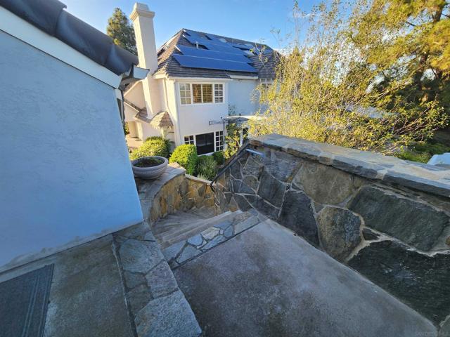 1402 Via Mil Cumbres, Solana Beach CA: https://media.crmls.org/mediaz/8cfb911f-e9bb-4b81-a39c-daff447b5a53.jpg