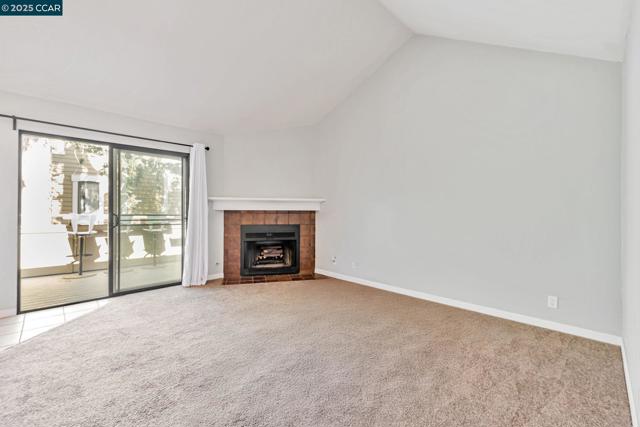 771 Center Ave, Martinez CA: https://media.crmls.org/mediaz/8cfc18c5-fd71-435a-b5d7-df89d1cc37e2.jpg