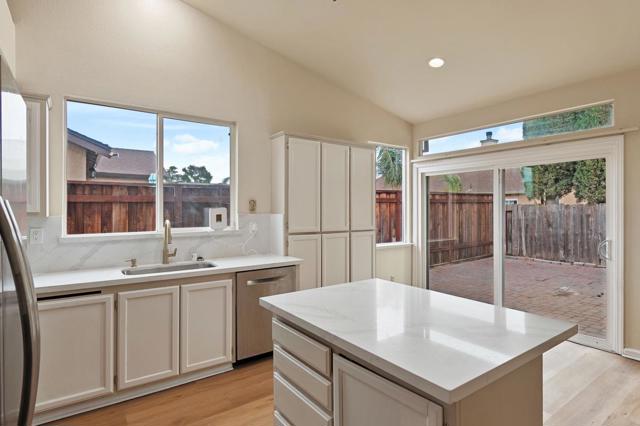 110 Walnut Meadows Court, Oakley CA: https://media.crmls.org/mediaz/8cfc50da-d48e-4c31-9df2-f963765d67a9.jpg