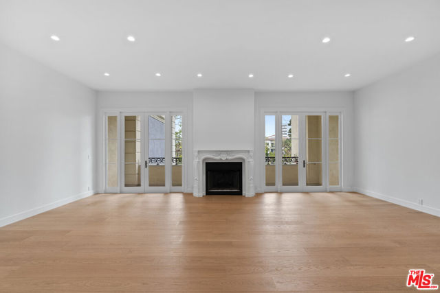 10118 Empyrean Way, Los Angeles CA: https://media.crmls.org/mediaz/8cfce3f2-def3-46e9-9a0a-e12eed8e4fe8.jpg