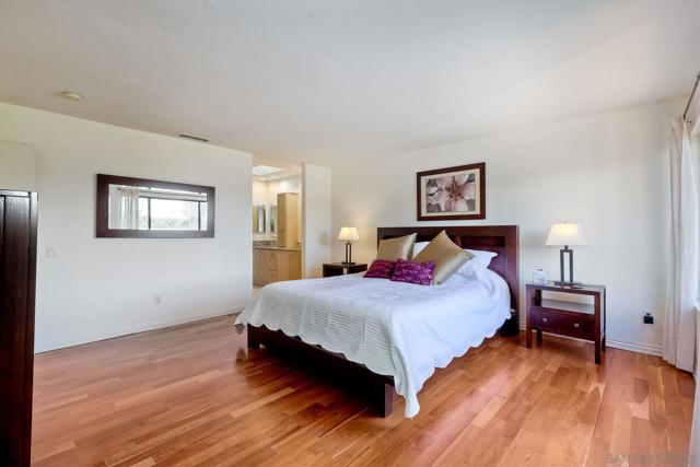 3625 Country Meadow Ln, Escondido CA: https://media.crmls.org/mediaz/8cfe7767-bc98-48b7-ad5d-b3455fa88bdb.jpg