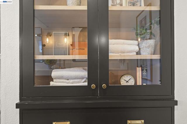 9 Cross Bridge Pl, Danville CA: https://media.crmls.org/mediaz/8cfebef0-1565-43fb-90fa-848dfc4c4a8d.jpg