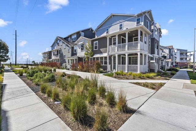 9476 Seawind Way, Newark CA: https://media.crmls.org/mediaz/8cfec180-1391-4bfe-95c4-6465d596f771.jpg