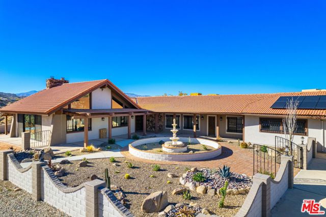 57387 San Juan Road, Yucca Valley CA: https://media.crmls.org/mediaz/8cfee90b-2403-4304-88ee-b5ef8fae7886.jpg