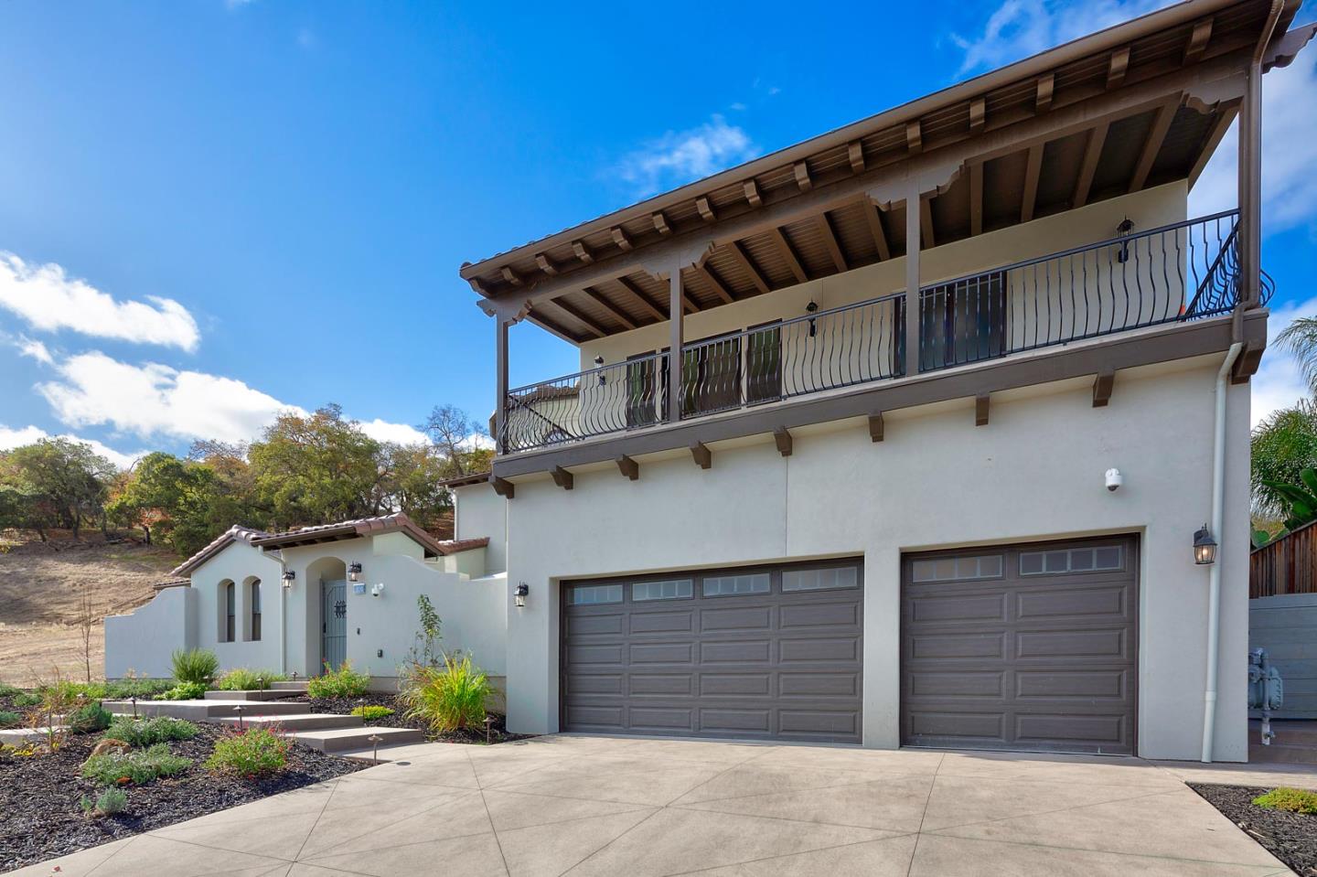 1830 Carob Court, Gilroy CA: https://media.crmls.org/mediaz/8cffe954-88db-4a4d-95be-b9150b1c0dd8