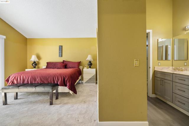 1031 Valley Oak Way, Fairfield CA: https://media.crmls.org/mediaz/8d008b59-a16c-40db-ad6d-600a2235b4ba.jpg