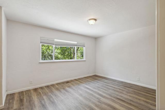 24895 Skyland Road, Los Gatos CA: https://media.crmls.org/mediaz/8d0113c2-150c-4960-b29c-4e291cb75978.jpg