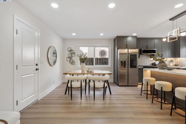 31314 San Andreas Dr, Union City CA: https://media.crmls.org/mediaz/8d0165a3-d7e8-4c90-8a88-2de81ae8ae58.jpg