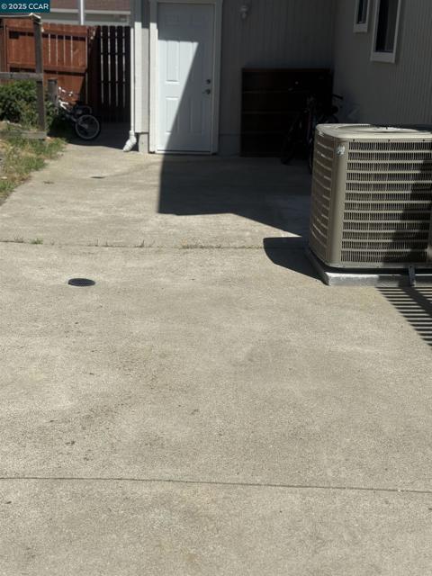 425 Sandy Hill Ct, Antioch CA: https://media.crmls.org/mediaz/8d0174b3-930d-4c41-addf-78adce9ab322.jpg