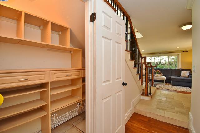 1626 Harlan Dr, Danville CA: https://media.crmls.org/mediaz/8d01be1e-86a8-4b29-8c68-63c366fa6b59.jpg