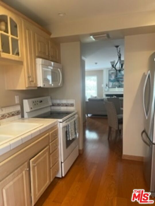 4845 Maytime Lane, Culver City CA: https://media.crmls.org/mediaz/8d029eb6-09f9-48ea-9d5d-6f0275ea0281.jpg