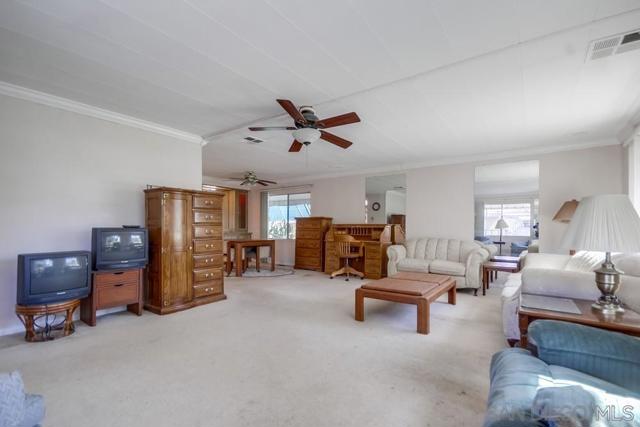 14215 Pecan Park Ln, El Cajon CA: https://media.crmls.org/mediaz/8d031d2a-e2e0-4874-84bb-413b28dfad91.jpg