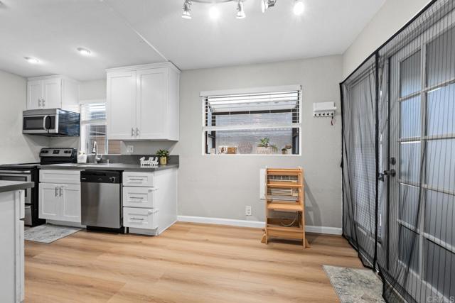 Detail Gallery Image 4 of 18 For 3140 Midway Dr #A107,  San Diego,  CA 92110 - 1 Beds | 1 Baths