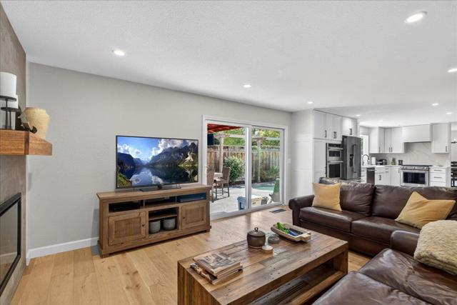 670 Roble Drive, Morgan Hill CA: https://media.crmls.org/mediaz/8d035c21-16ff-4989-91ed-7d6f301a7b35.jpg