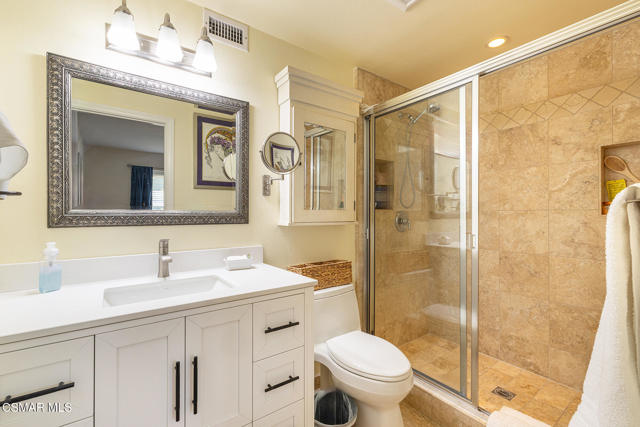 6605 Tamarind Street, Oak Park CA: https://media.crmls.org/mediaz/8d03f96f-10ee-4a1c-bc4b-3080fc43869b.jpg