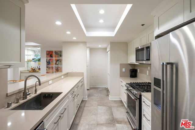 Drew Fenton | 575 S Barrington Avenue Los Angeles CA | MLS: 7468286 Drew Fenton | 575 S Barrington Avenue Los Angeles CA | MLS: 7468286