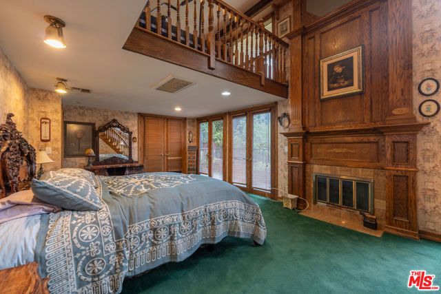 1242 Angelo Drive, Beverly Hills CA: https://media.crmls.org/mediaz/8d043f8c-3950-4941-9f0f-b094bf86aac5.jpg