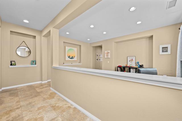 32113 Sycamore Ct, Temecula CA: https://media.crmls.org/mediaz/8d05752a-75ac-4143-86a6-07b983169e43.jpg