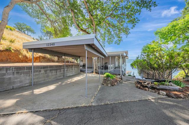 12340 Lakeshore Drive, Clearlake CA: https://media.crmls.org/mediaz/8d058934-2b20-41d9-8615-e3120fe963fb.jpg