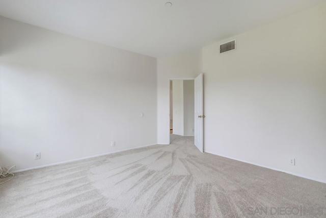 12122 Royal Birkdale Row, San Diego CA: https://media.crmls.org/mediaz/8d06835e-2b51-48f7-803a-777560907ccc.jpg