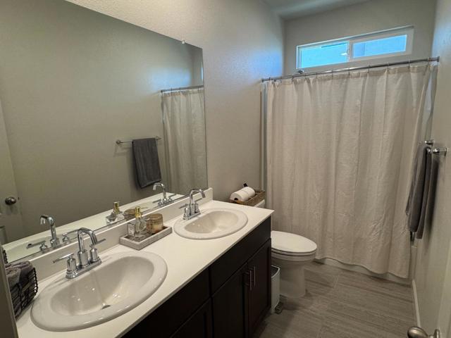 332 Manchester Drive, Los Banos CA: https://media.crmls.org/mediaz/8d06b393-f056-48ad-b808-9df51c11aa01.jpg
