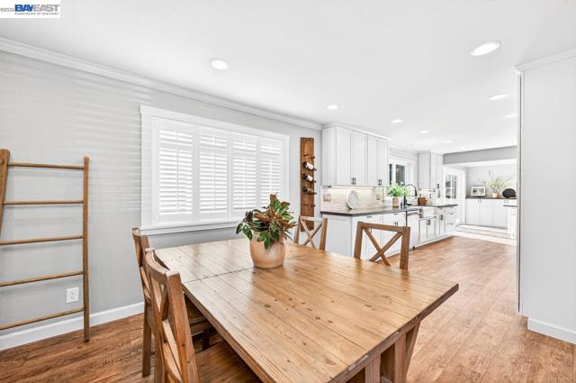 907 Hazel St, Livermore CA: https://media.crmls.org/mediaz/8d06bcc7-fc58-4f6e-8116-1d804a2fcf2d.jpg