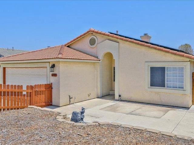 1277 Glencoe Dr, San Diego CA: https://media.crmls.org/mediaz/8d06d377-474f-448e-b2b9-3c2413f26f2a.jpg