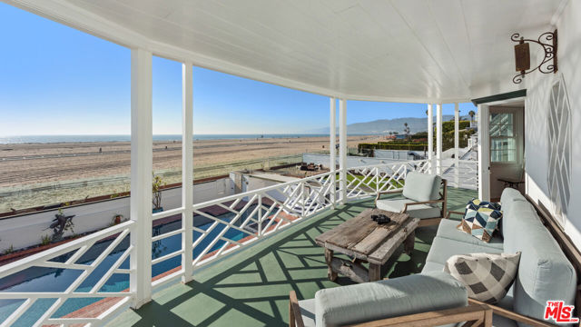 605 Palisades Beach Road, Santa Monica CA: https://media.crmls.org/mediaz/8d07a7d7-62c9-4ad5-8a93-467ef2c98204.jpg