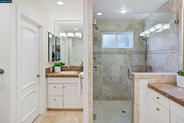 2142 Deer Oak Way, Danville CA: https://media.crmls.org/mediaz/8d07ba6e-77f7-4ab2-aee8-040c9ac8795a.jpg