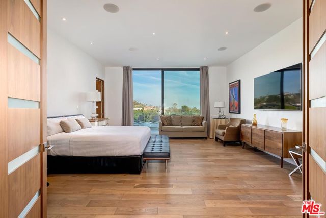 Drew Fenton | 920 Linda Flora Drive Los Angeles CA | MLS: 7630035