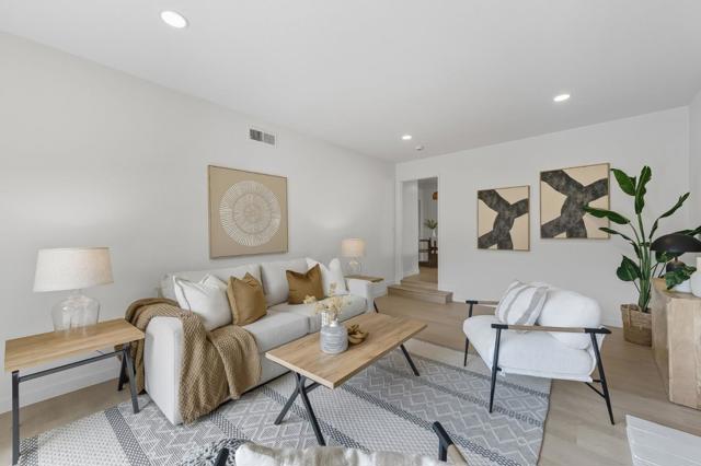 1100 Bounty Drive, Foster City CA: https://media.crmls.org/mediaz/8d08b9f9-43be-48a1-99c1-1991ca8a2905.jpg