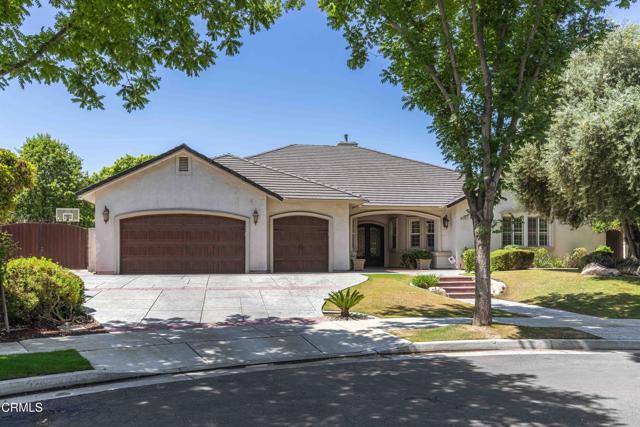 3007 Springbank Court, Bakersfield CA: https://media.crmls.org/mediaz/8d08d773-6f2c-4d30-bfd9-00a7b513d520.jpg
