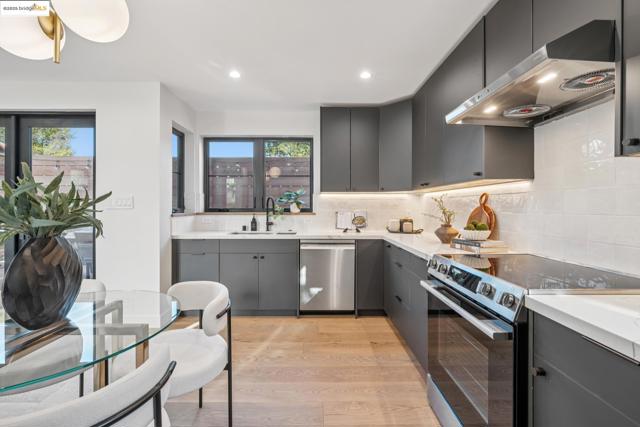 1516 Blake St, Berkeley CA: https://media.crmls.org/mediaz/8d0a11fc-0d00-4c20-b3ea-4e70845f2e46.jpg