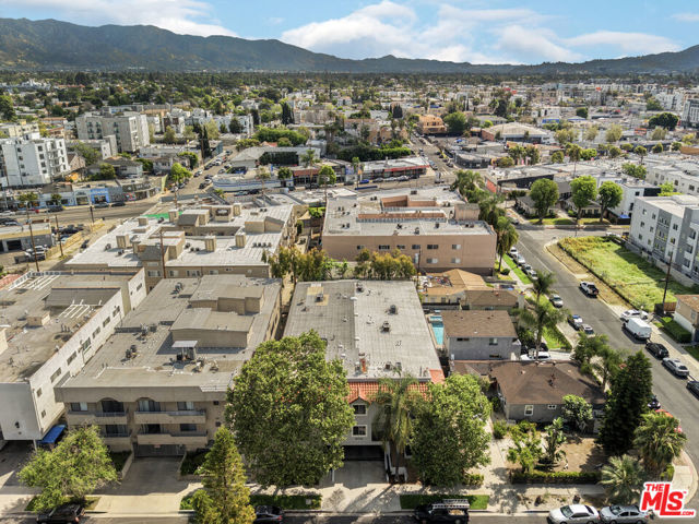 Image 13 of 21 For 5712 Camellia Avenue