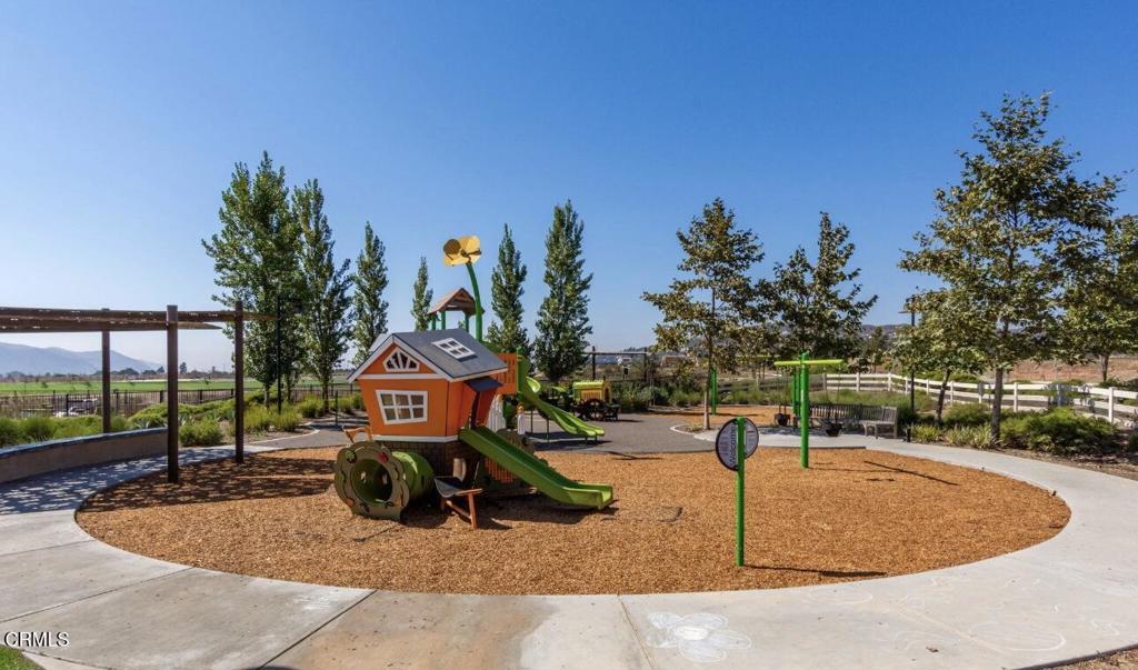 https://media.crmls.org/mediaz/8d0a438f-42eb-4363-b673-a6d67e13fbda.jpg?preset=X-Large