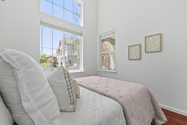 6268 Byron Ln, San Ramon CA: https://media.crmls.org/mediaz/8d0a732c-0d49-474c-9b40-d264cd6cc1fd.jpg