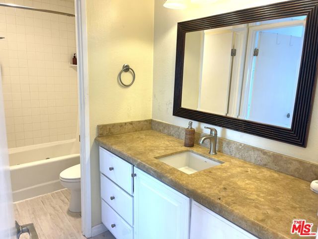 26668 Seagull Way, Malibu CA: https://media.crmls.org/mediaz/8d0ad164-4f34-4e51-b623-60f7c570bbdd.jpg