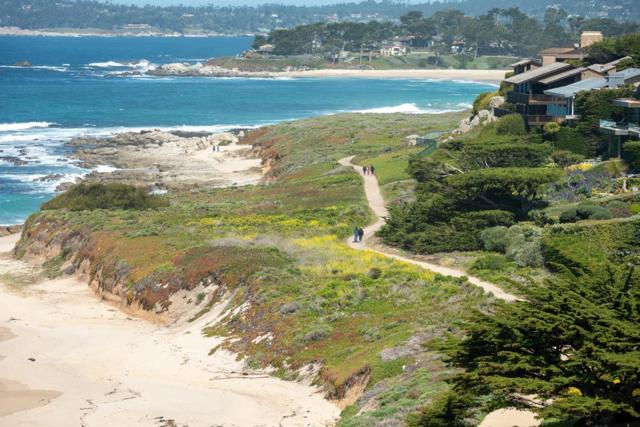 2952 Cuesta Way, Carmel CA: https://media.crmls.org/mediaz/8d0bff67-aecd-44d6-bacb-e62141301adf.jpg